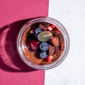 Csokoládé ganache, erdeigyümölcs bonbon, brownie