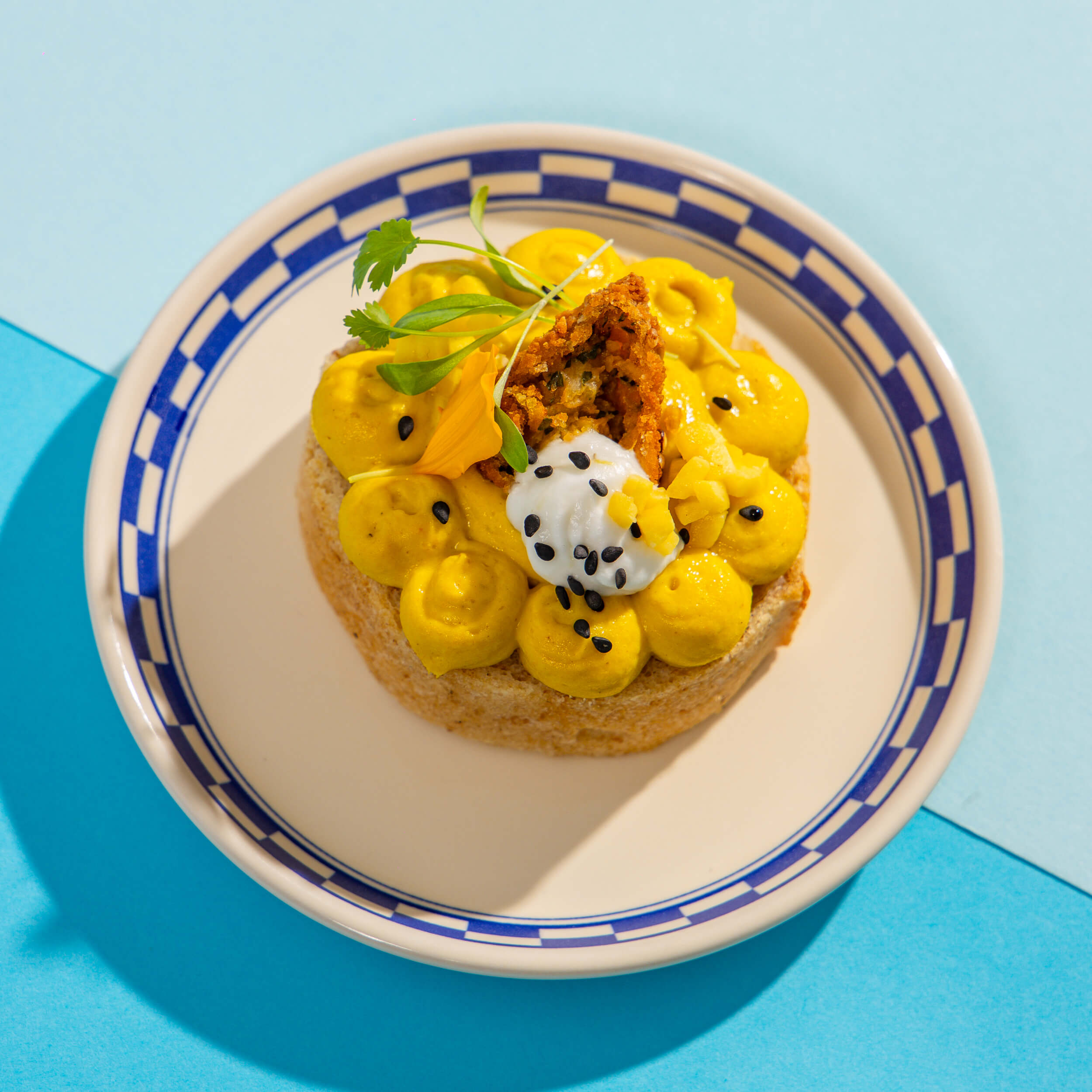 Mangó humusz, crunchy falafel szendvics 3 Mangó humusz, crunchy falafel szendvics